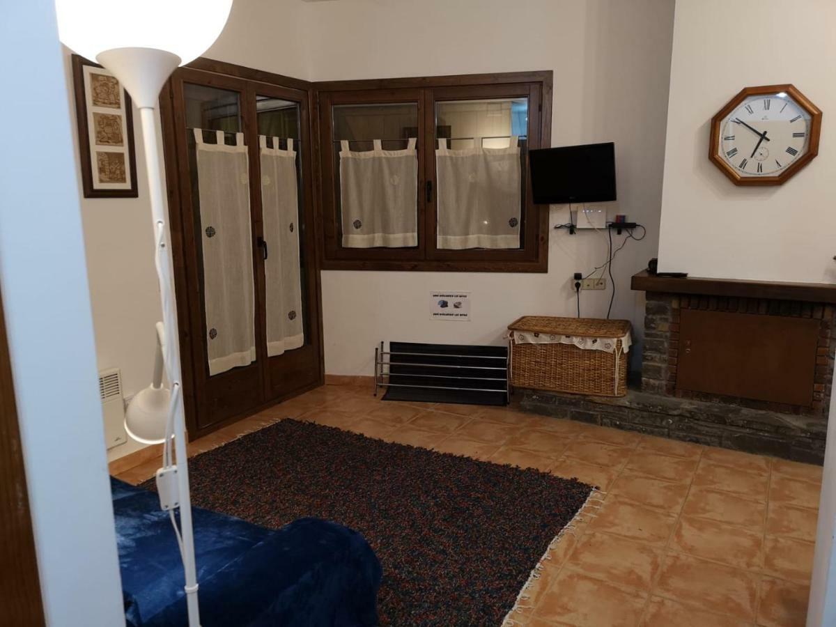 Apartament De La Lali Roní Exterior photo